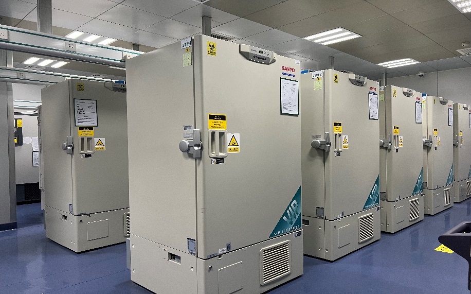 超低温冰箱.jpg 超低温冰箱.jpg