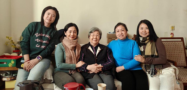 岁末暖人心,薪火永相传——神经内科年底慰问老专家活动纪实